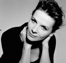 法国朱丽叶比诺什老公,爱情与事业的双赢人生