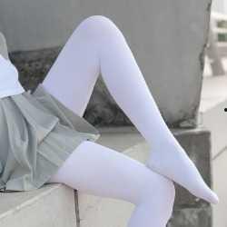 欧美白丝袜初中生,青春时尚的潮流演绎